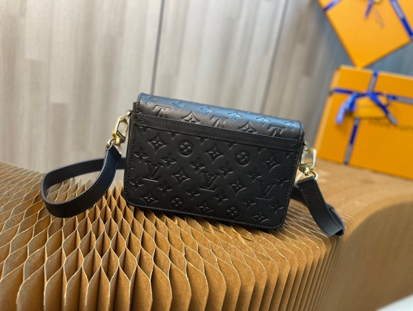 ルイヴィトンバッグ側面デザイン